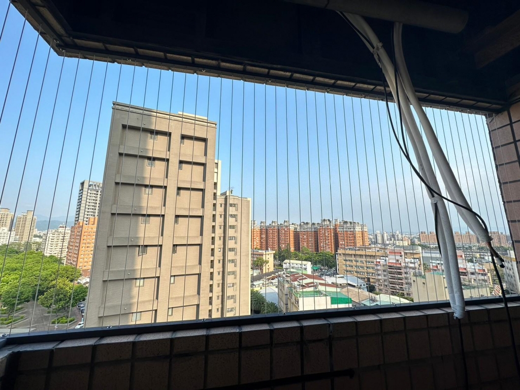 隱形鐵窗