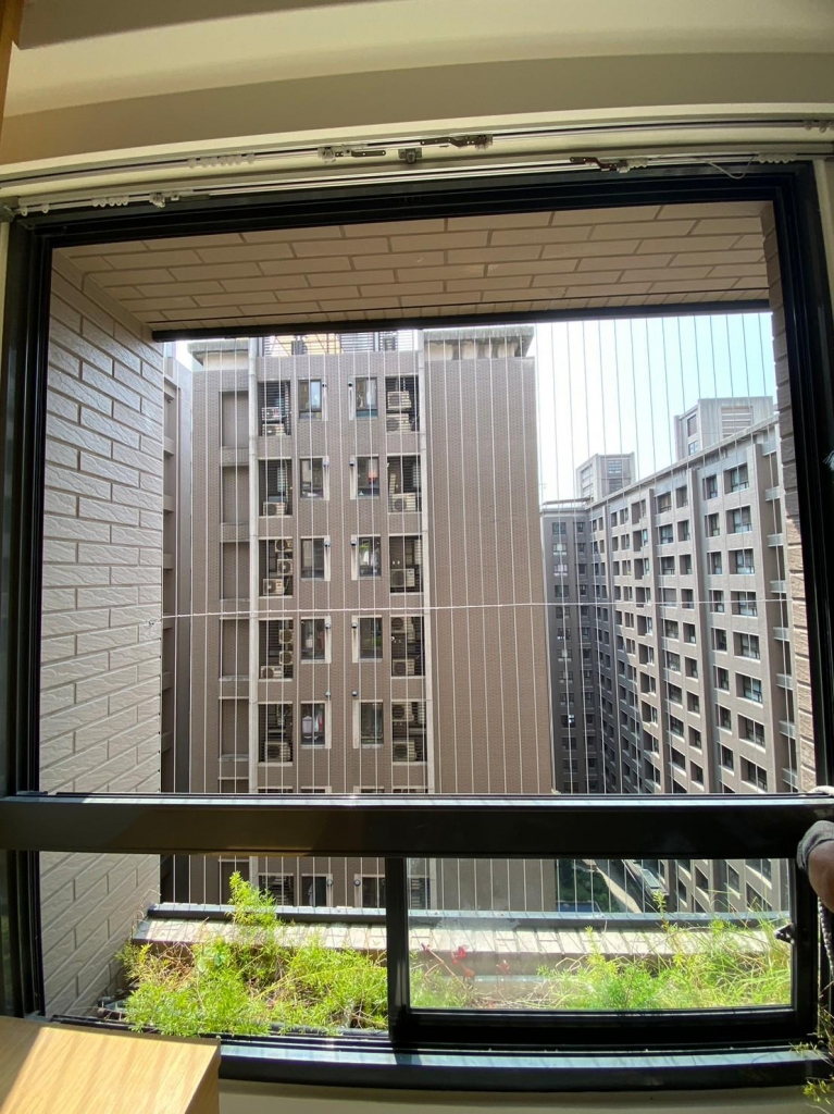 隱形鐵窗
