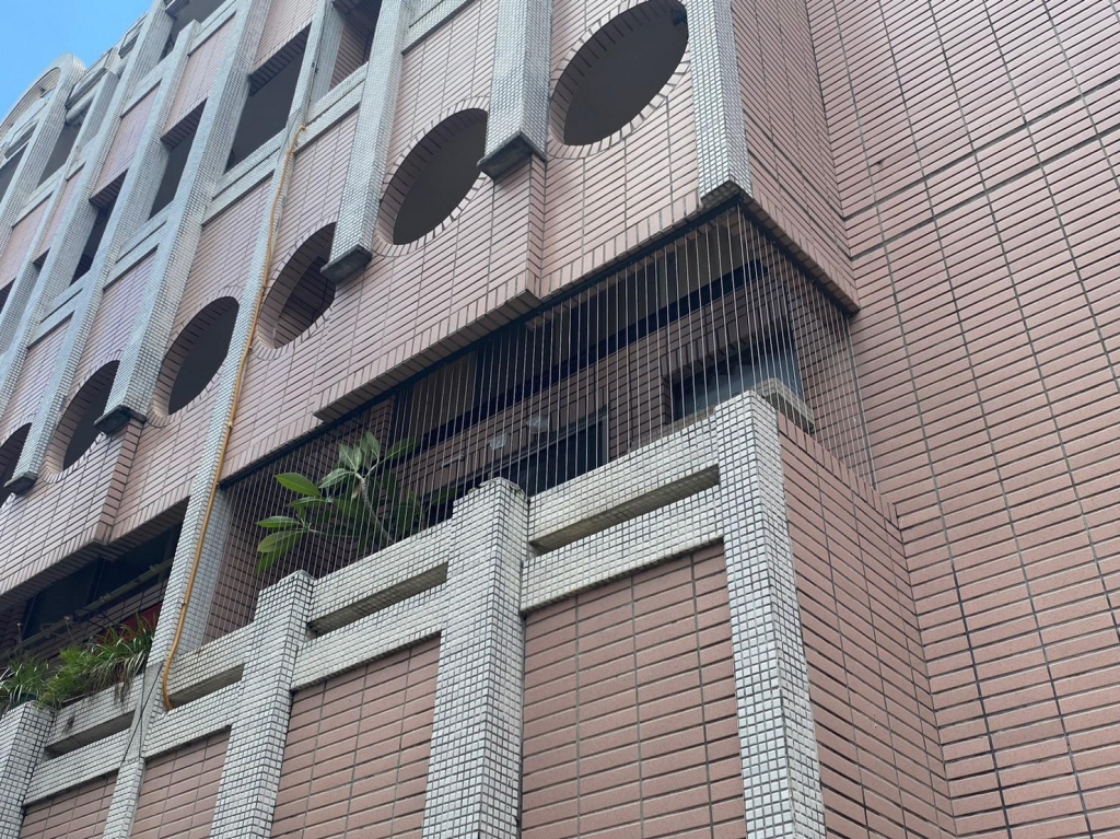 隱形鐵窗