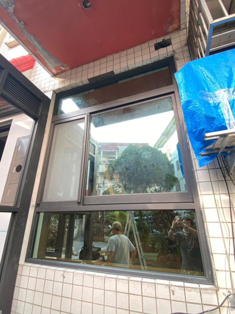 氣密窗
