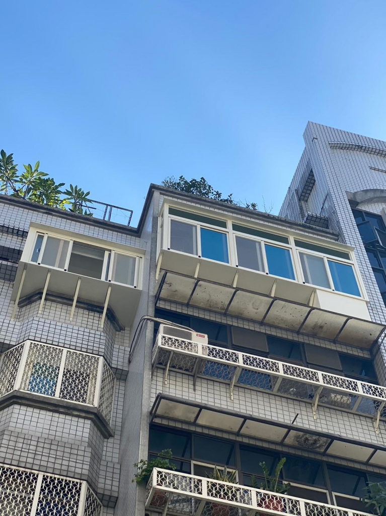 陽台凸窗